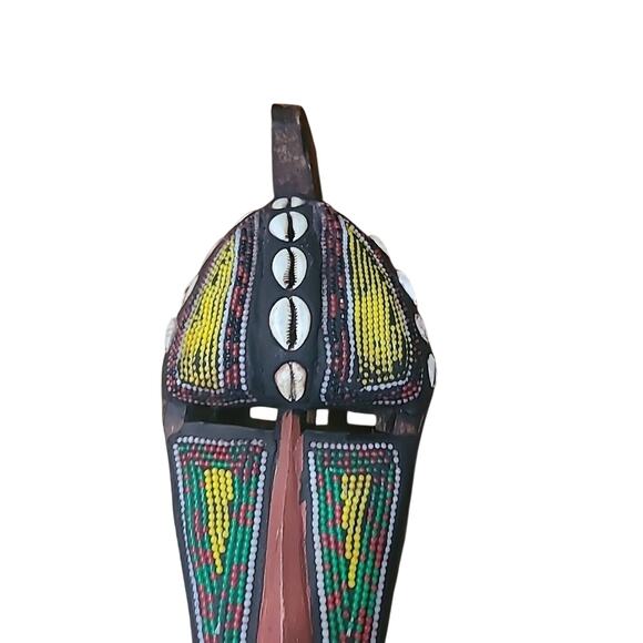 Vtg AFRICAN TRIBAL MASK Hand Carved Wooden Spirit Figure with Cowry Beads - Picture 2 of 9